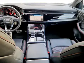 RSQ8 TFSI quattro thumbnail