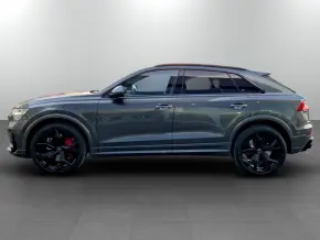 RSQ8 TFSI quattro thumbnail