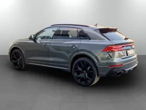 RSQ8 TFSI quattro thumbnail