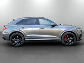 RSQ8 TFSI quattro thumbnail