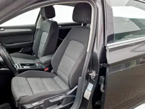 VW Noul Passat Comfortline 2.0 TDI DSG thumbnail