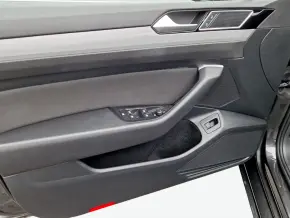 VW Noul Passat Comfortline 2.0 TDI DSG thumbnail