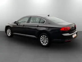 VW Noul Passat Comfortline 2.0 TDI DSG thumbnail