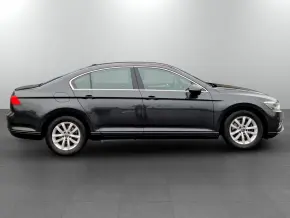 VW Noul Passat Comfortline 2.0 TDI DSG thumbnail