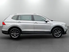Noul Tiguan Allspace Life 2,0 TDI 4M DSG thumbnail