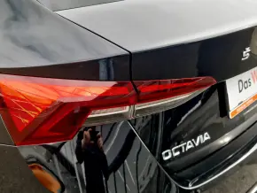 Škoda OCTAVIA AMBITION 2.0 TDI DSG thumbnail