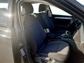 VW Noul Passat Trendline 2.0 TDI thumbnail