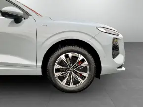 Audi Q3 e-hybrid 200kW thumbnail