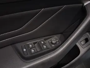 VW Noul Passat Highline2.0 TDI SCR DSG 4Mot thumbnail