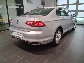 VW Noul Passat Highline2.0 TDI SCR DSG 4Mot thumbnail