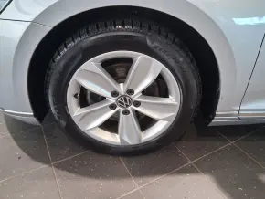 VW Noul Passat Highline2.0 TDI SCR DSG 4Mot thumbnail