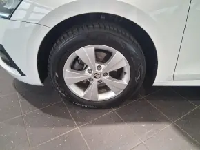 Škoda OCTAVIA AMBITION 1.5 TSI DSG mHEV thumbnail