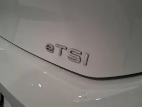 VW Golf Life 1.5 eTSI ACT DSG mild hyb thumbnail