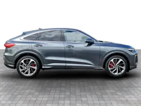 Audi Q5 Sportback 40 TFSI quattro thumbnail