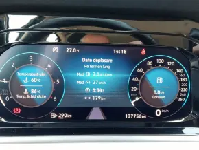 VW Golf Life 2.0 TDI thumbnail