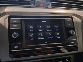 VW Noul Passat Trendline1.5 TSI ACT thumbnail