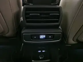 Q4 45 e-tron quattro 210 kW / 286 CP thumbnail