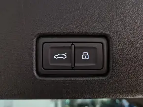 Q4 45 e-tron quattro 210 kW / 286 CP thumbnail