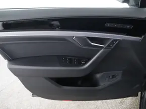 Touareg R-Style V6 TDI thumbnail