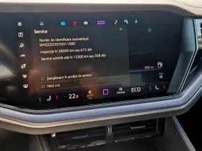 VW Touareg R-Line V6 TDI thumbnail