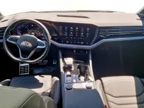 VW Touareg R-Line V6 TDI thumbnail