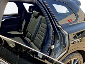 VW Touareg R-Line V6 TDI thumbnail