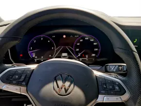 VW Touareg R-Line V6 TDI thumbnail