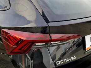 Škoda OCTAVIA COMBI STYLE 2.0 TDI DSG 4x4 thumbnail