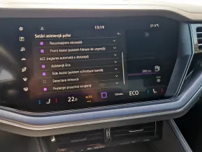 VW Touareg R-Line V6 TDI thumbnail