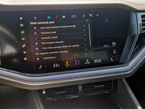 VW Touareg R-Line V6 TDI thumbnail