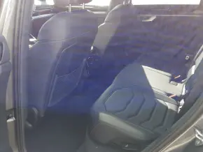 VW Touareg R-Line V6 TDI thumbnail