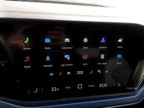 VW Touareg R-Line V6 TDI thumbnail