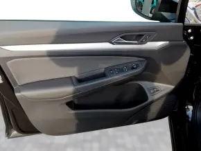 VW Golf Prime 1.5 TSI DSG PHEV thumbnail