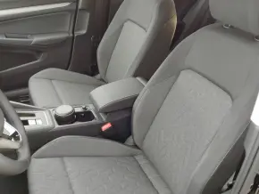 VW Golf Prime 1.5 TSI DSG PHEV thumbnail