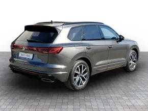 VW Touareg R-Line V6 TDI thumbnail
