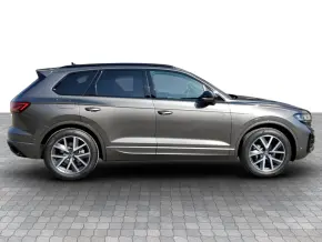 VW Touareg R-Line V6 TDI thumbnail