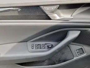VW Passat Business 1.5 TSI PHEV thumbnail