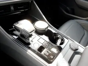 VW Touareg R-Line V6 TDI thumbnail