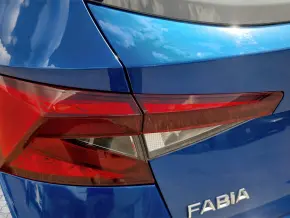 Škoda FABIA AMBITION 1.0 TSI thumbnail