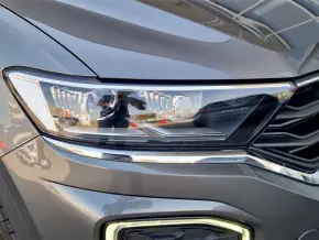 VW T-Roc Design 1.5 TSI thumbnail