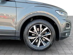 VW T-Roc Design 1.5 TSI thumbnail