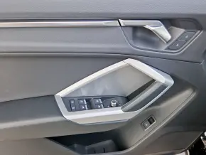 Audi Q3 Sportback 40 TFSI quattro thumbnail