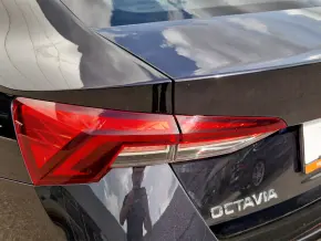 Škoda OCTAVIA AMBITION 2.0 TDI DSG thumbnail