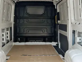 VW Crafter 3.5 Furgon L3H2 FWD 103kW thumbnail