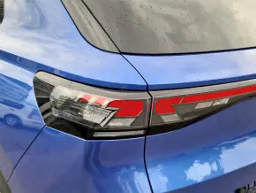 VW Noul T-Roc R-Line 1.5 eTSI DSG TD thumbnail