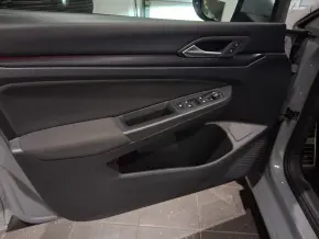 VW Noul Golf United 1.0 TSI DSG mild hyb thumbnail