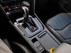 Arteon R-Line eHybrid thumbnail