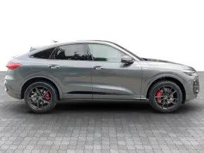 Audi Q5 Sportback 40 TDI quattro thumbnail