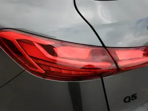 Audi Q5 Sportback 40 TDI quattro thumbnail