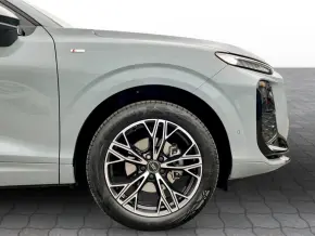 Audi Q3 35 TFSI thumbnail